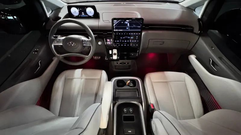 Hyundai Staria