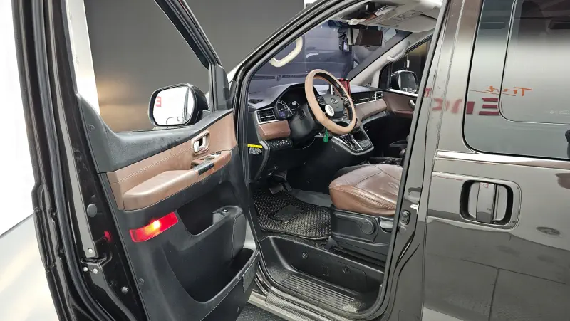 Hyundai Grand Starex