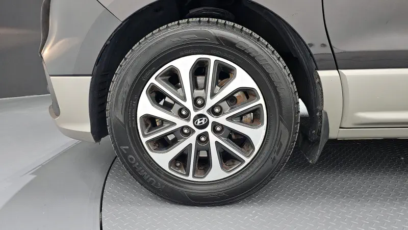 Hyundai Grand Starex