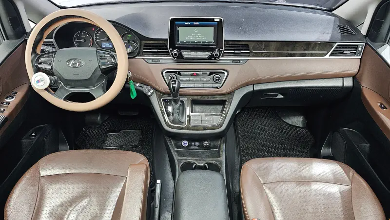 Hyundai Grand Starex