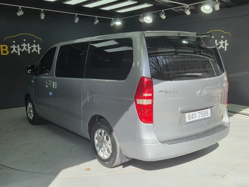 Hyundai Grand Starex