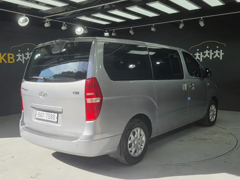 Hyundai Grand Starex