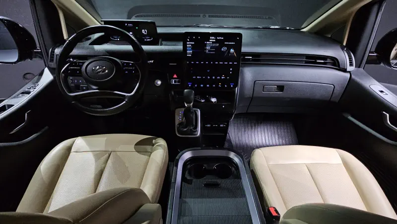 Hyundai Staria