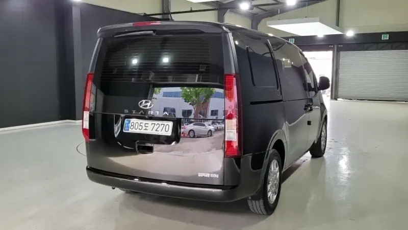 Hyundai Staria