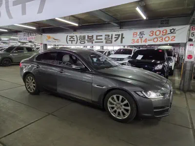 Jaguar XE