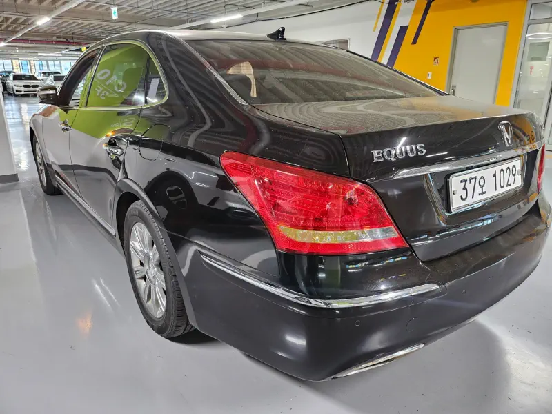 Hyundai Equus