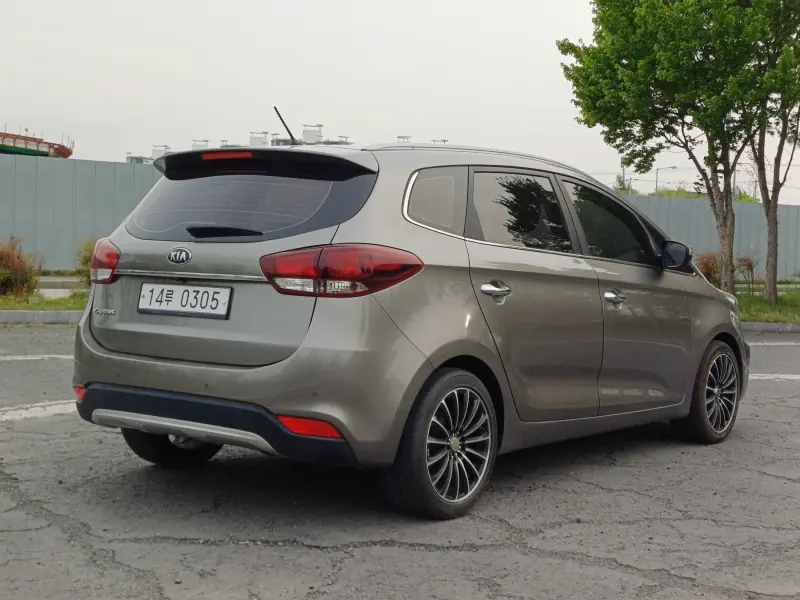Kia Carens
