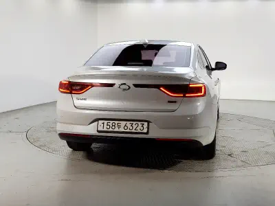 Renault SM6