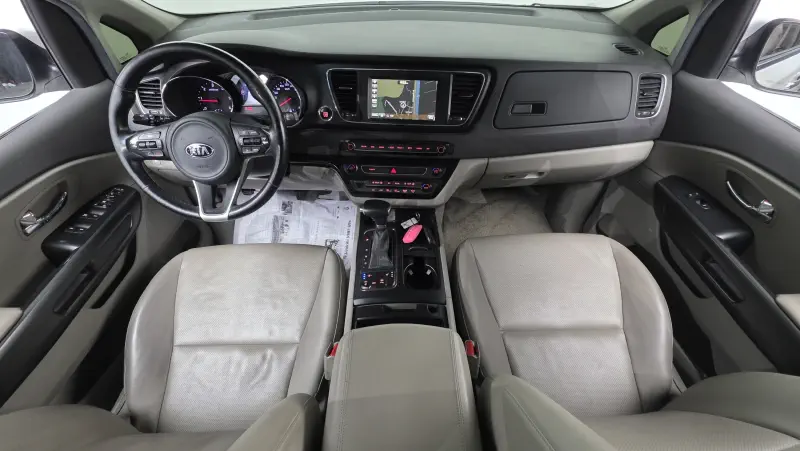 Kia Carnival