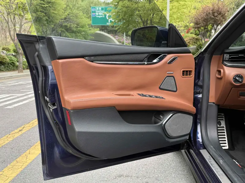 Maserati Quattroporte