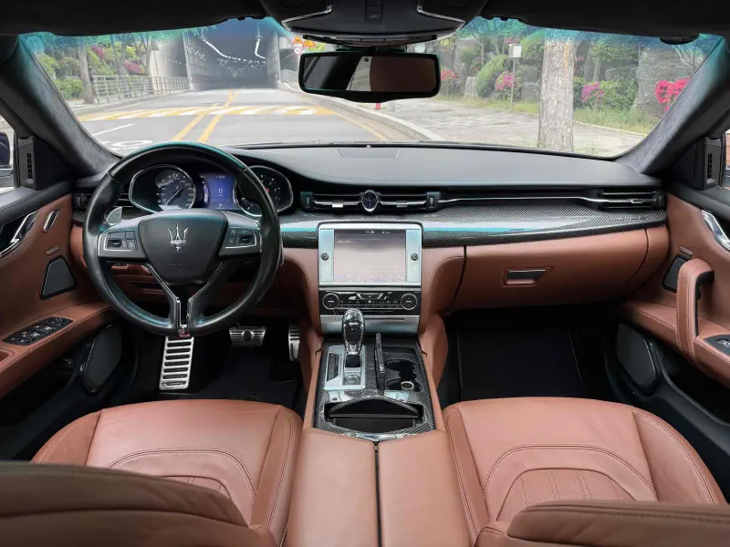 Maserati Quattroporte