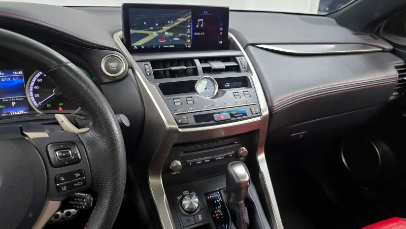 Lexus NX300