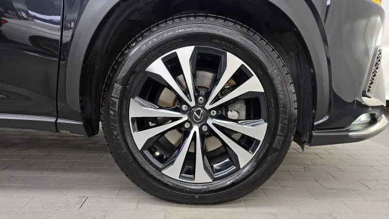 Lexus NX300