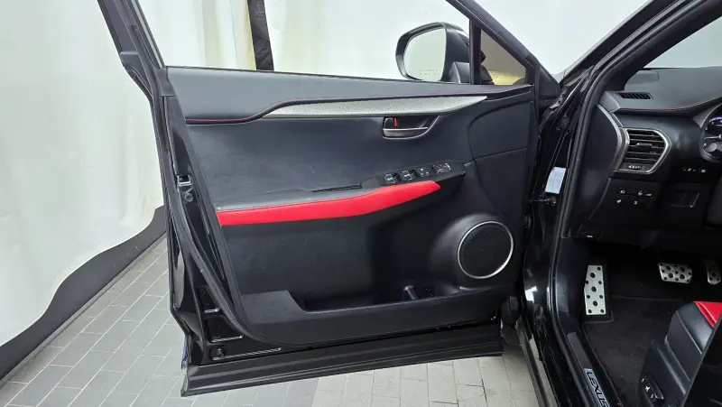 Lexus NX300