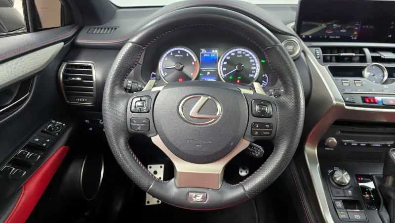 Lexus NX300
