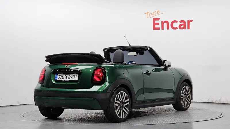 MINI Cooper Convertible