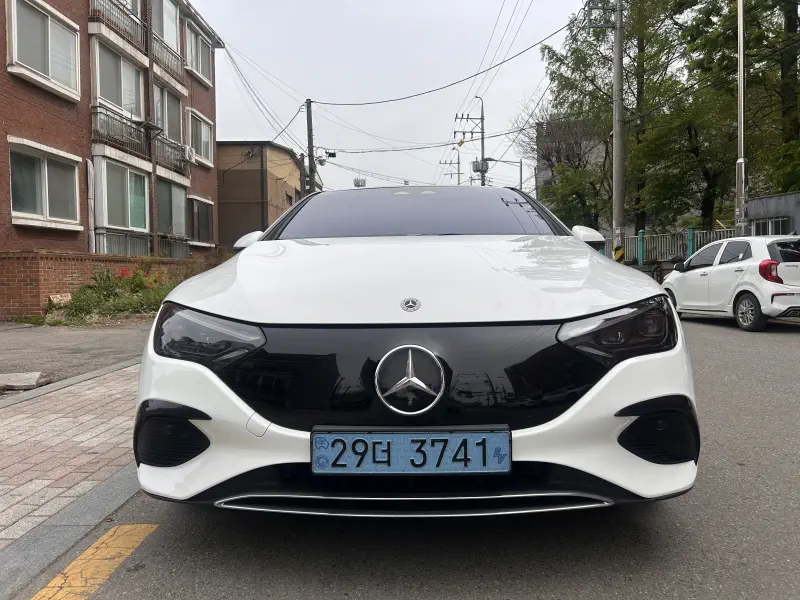 Mercedes-Benz EQE