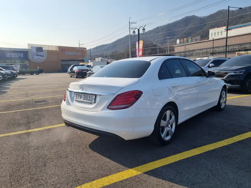 Mercedes-Benz C-Class