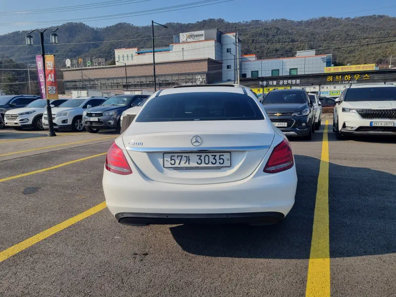 Mercedes-Benz C-Class