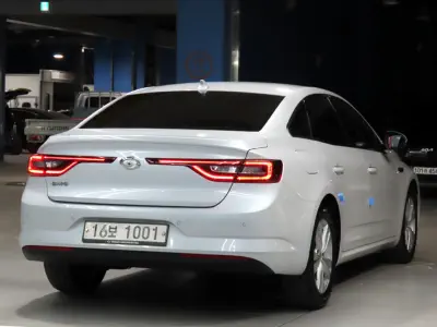 Renault SM6