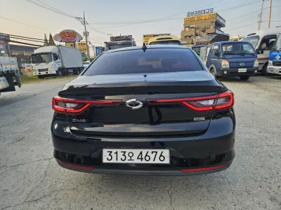 Renault SM6