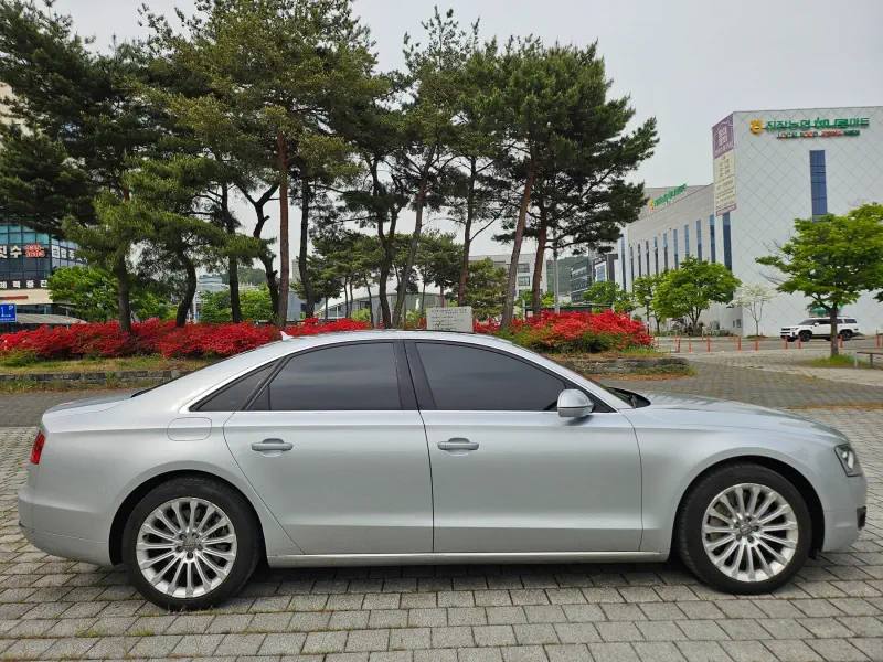 Audi A8