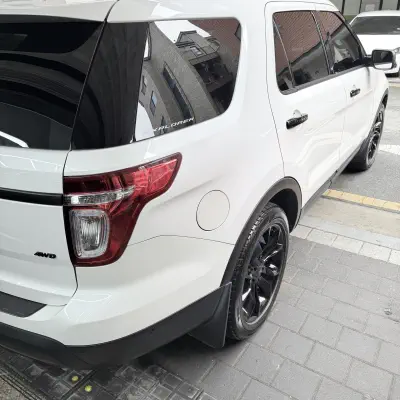 Ford EXPLORER