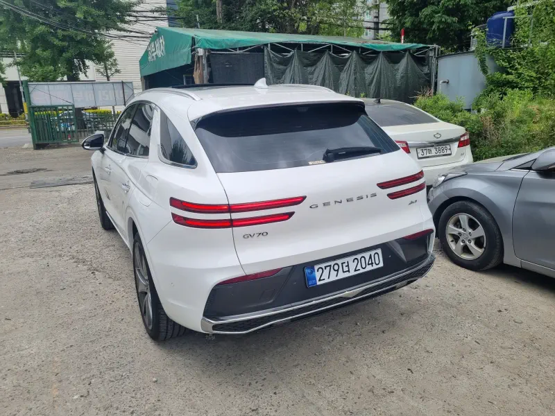 Genesis GV70
