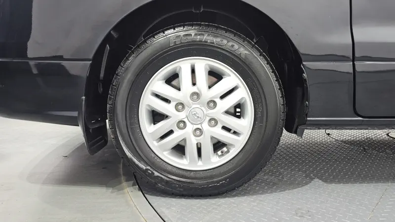 Hyundai Grand Starex