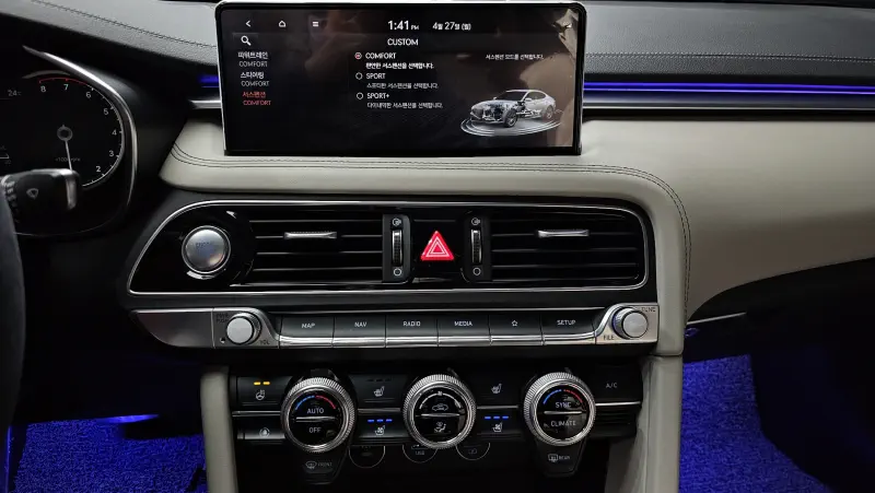 Genesis G70