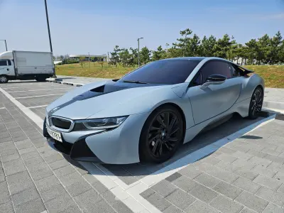 BMW i8