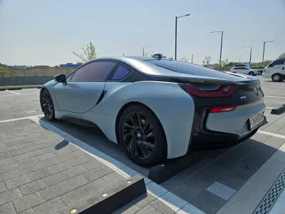 BMW i8