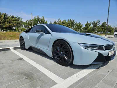 BMW i8