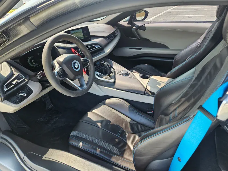 BMW i8