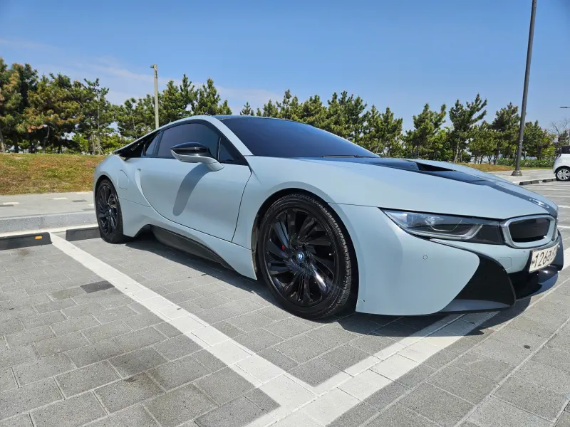 BMW i8