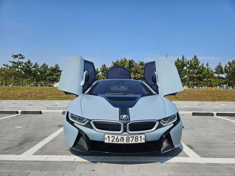 BMW i8