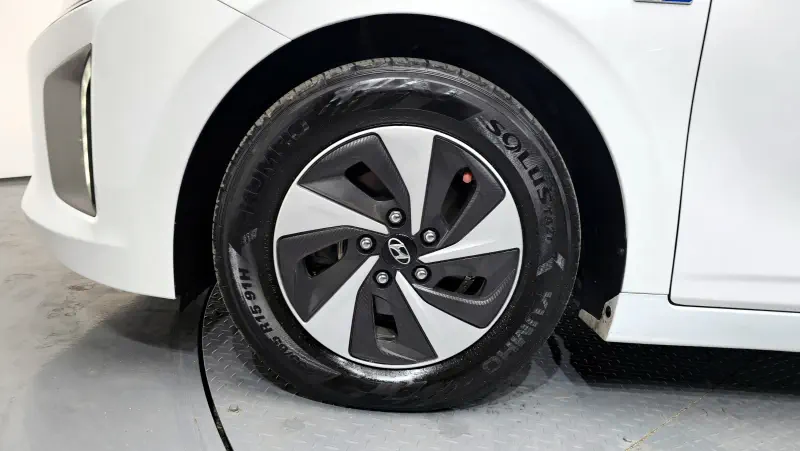 Hyundai Ioniq