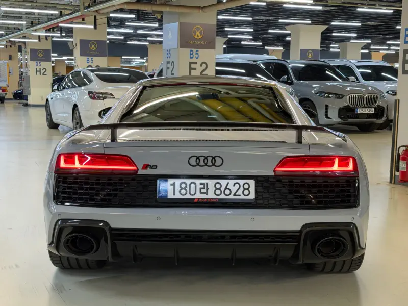 Audi R8
