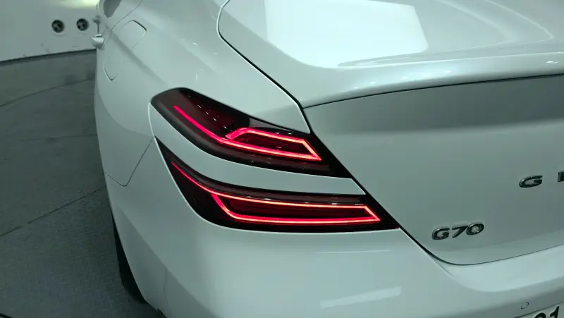 Genesis G70