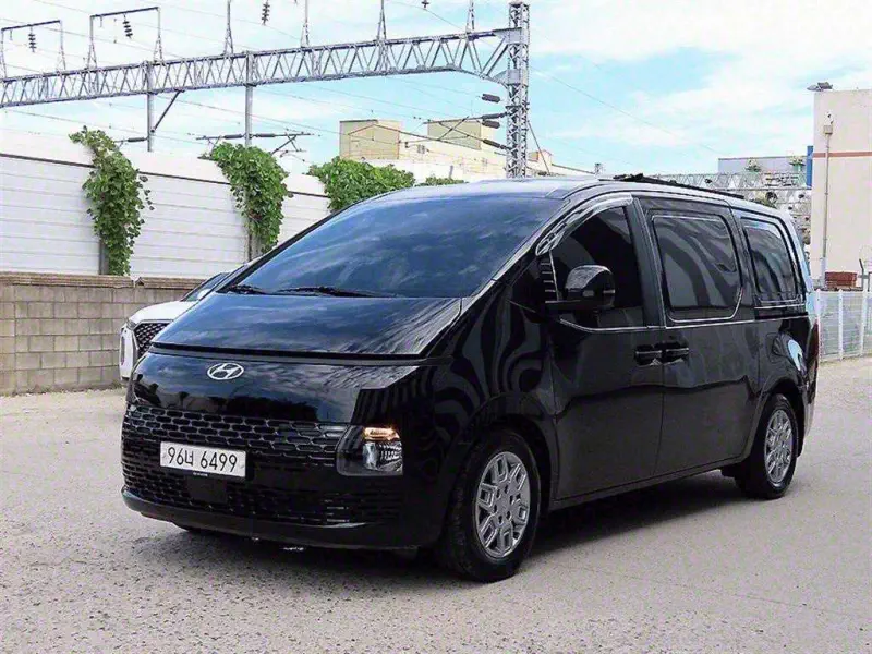 Hyundai Staria