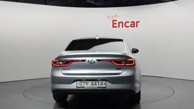 Renault SM6