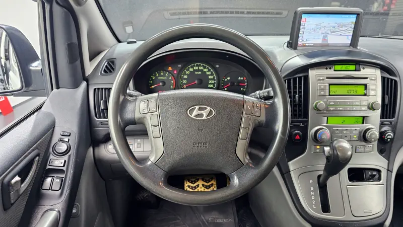 Hyundai Grand Starex