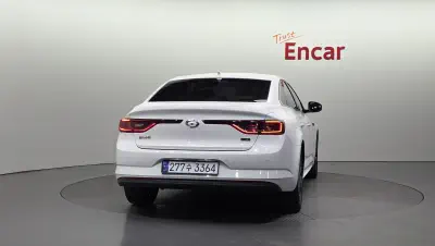 Renault SM6