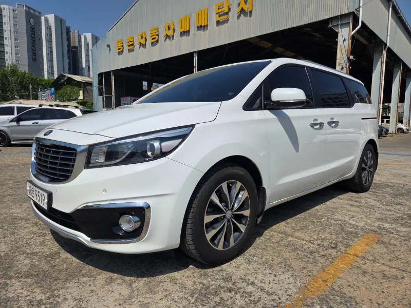 Kia Carnival