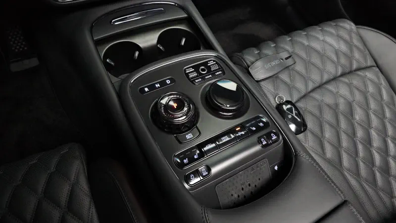 Genesis G90