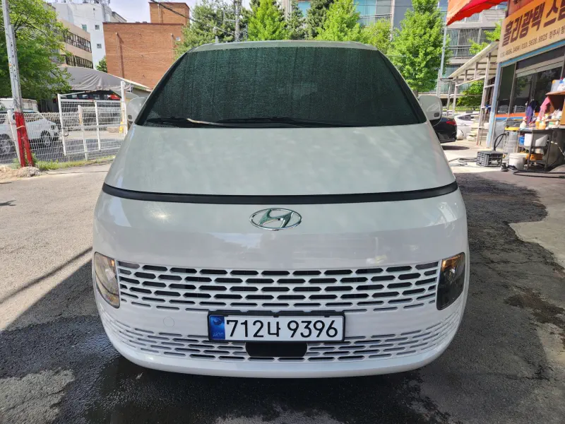 Hyundai Staria
