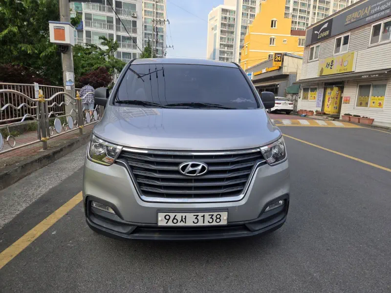 Hyundai Grand Starex