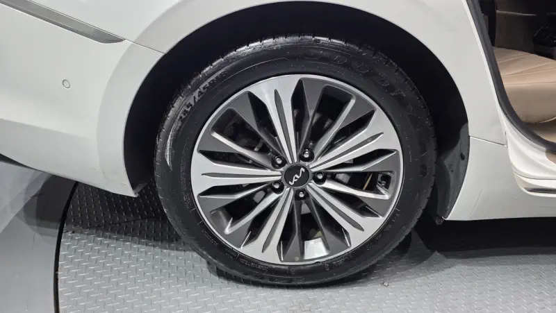 Kia K8