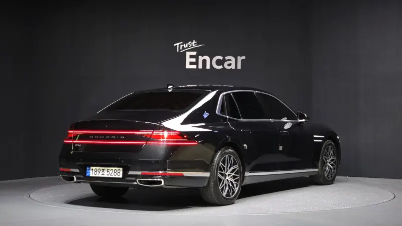 Genesis G90