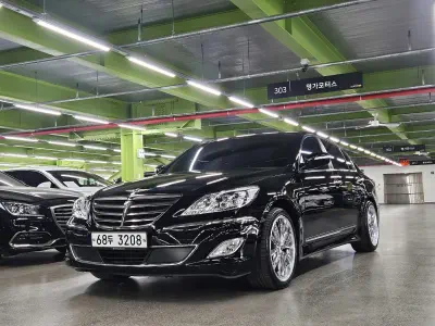 Hyundai Genesis